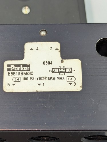 PARKER B551KB553C 4-Way, 3 Position B5 Series Inline Valve New Old inventory - Picture 1 of 8