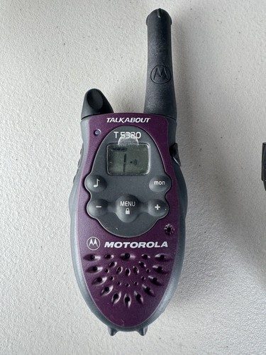 Motorola Talk About T 5320 Two Way Radios Walkie Talkies, Uses 3 AAA PLEASE READ - Picture 5 of 6