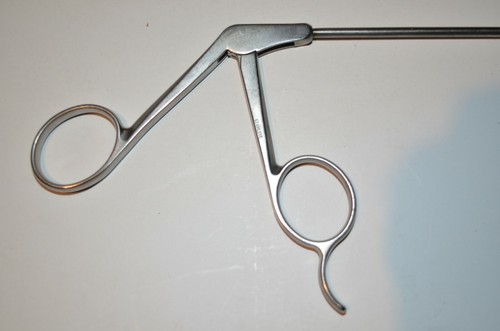 LINVATEC SHUTT CONCEPT 1.1002 SURGICAL 130MM X 3.4MM STRAIGHT B-SCOOP FORCEP - Picture 2 of 4
