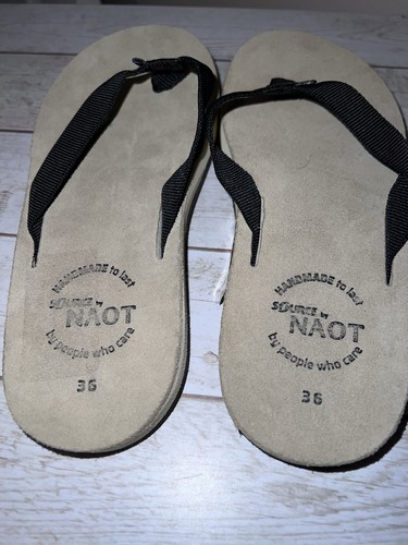 NAOT Source Womens Island Flip Flop Sandal Black Beige Leather Slip On EU 36 New - Picture 8 of 12
