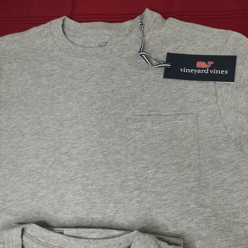 T-shirt Vineyard Vines ragazzo taglia XL (18) tasca grigia nuova con etichette vendita al dettaglio $24,50 ciascuno - Foto 4 di 12