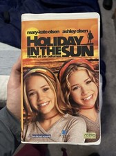 Mary-Kate  Ashley Olsen - Holiday in the Sun (VHS, 2001, Clamshell Packaging)