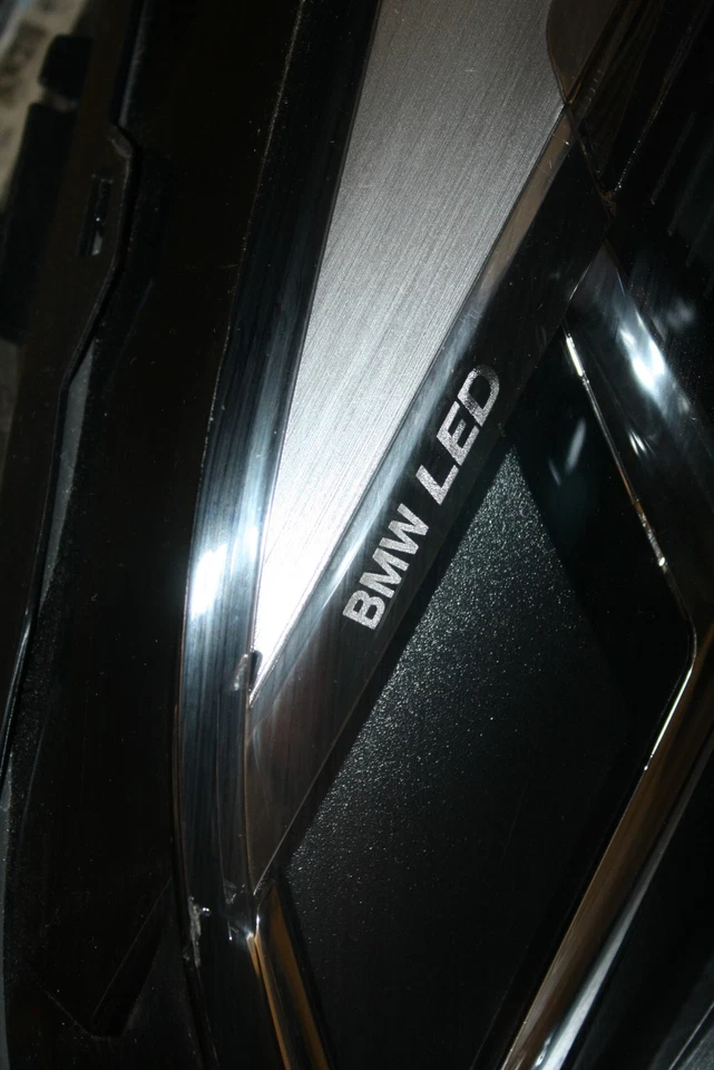 FARO LED DERECHO DEPORTIVO BMW SERIE 1 F40 M ORIGINAL 5A1E058-06 *DAÑADO* Foto 3 de 4