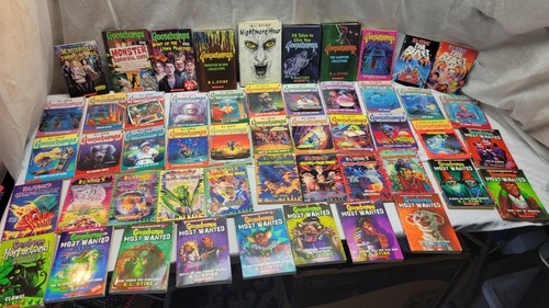 Lot of 51 Vintage Goosebumps Books R.L. Stine Collection Horrorland Most Wanted - Foto 1 di 19