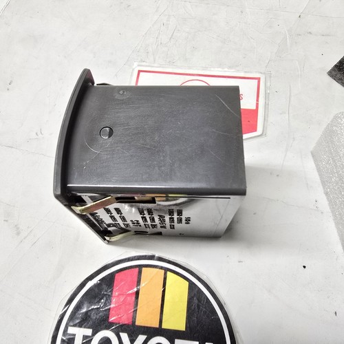 🏅 1984-1988 Toyota Pickup 84-89 4Runner Center Middle Dash Vent GRAY OEM 🛻367 - Picture 7 of 9