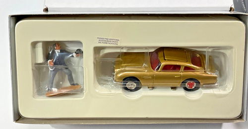 1997 CORGI CLASSICS JAMES BOND 007 ASTON MARTIN DB5 GOLD W/ ODDJOB FIGURE 1:43 - Picture 7 of 8
