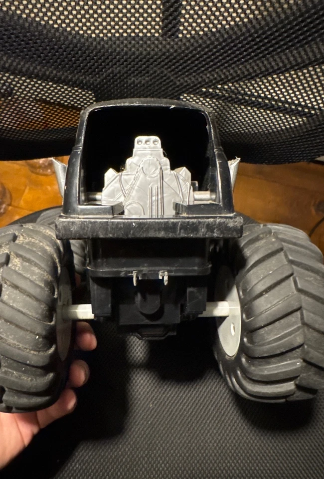 Vintage rare Grave Digger RC monster truck 1990 AJM/TNT Lewis Galoob Toys used - Image 3 of 4