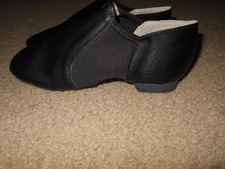 NEW Jazz Shoe Soft Slip On Dance Shoe for Girls and Boys Child Size 4 Black