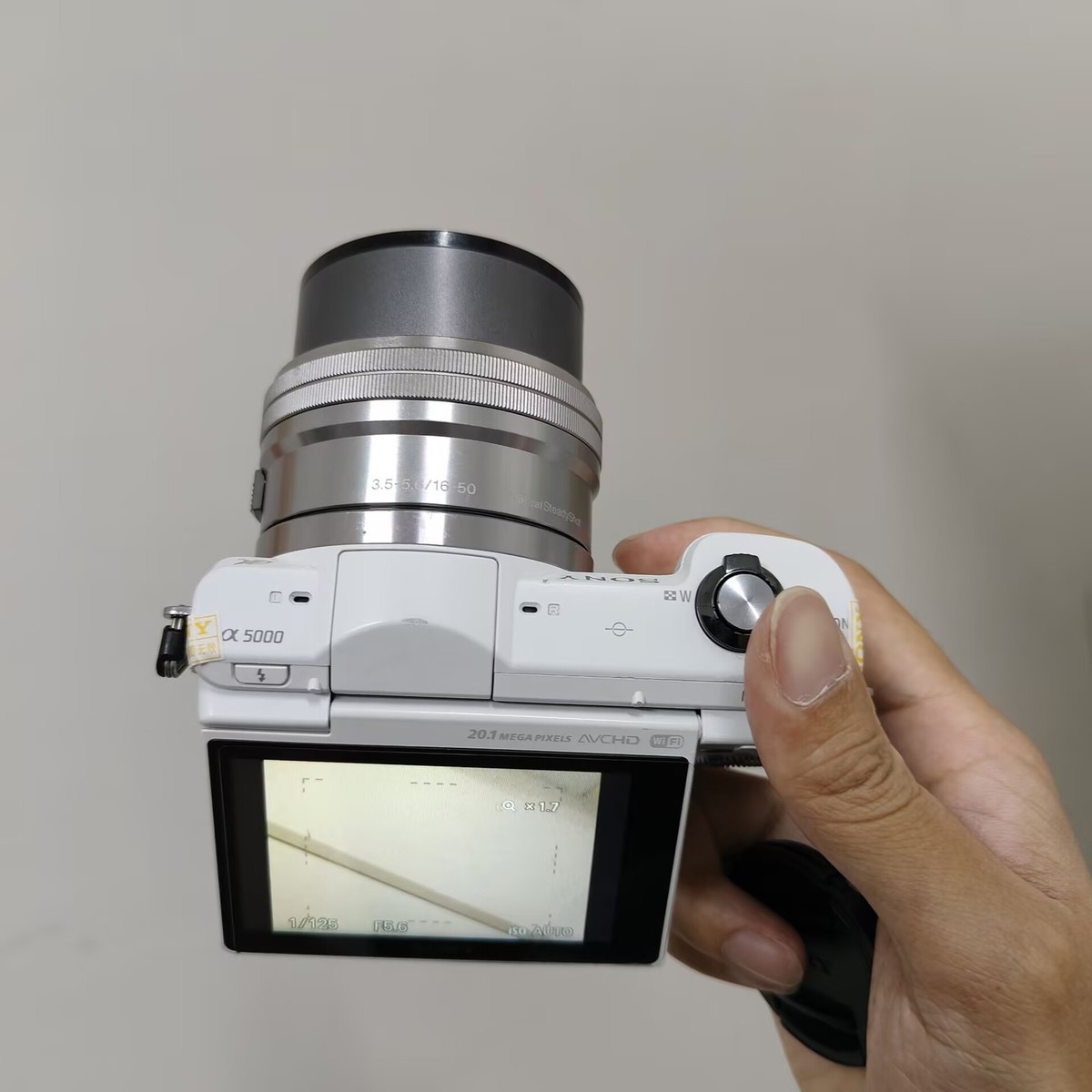 SONY - SONY ILCE−5000 ILCE-5000L(W)　a5000 Sony Alpha a5000 ILCE-5000L/W ILCE5000LW ILCE5000 20.1 MP