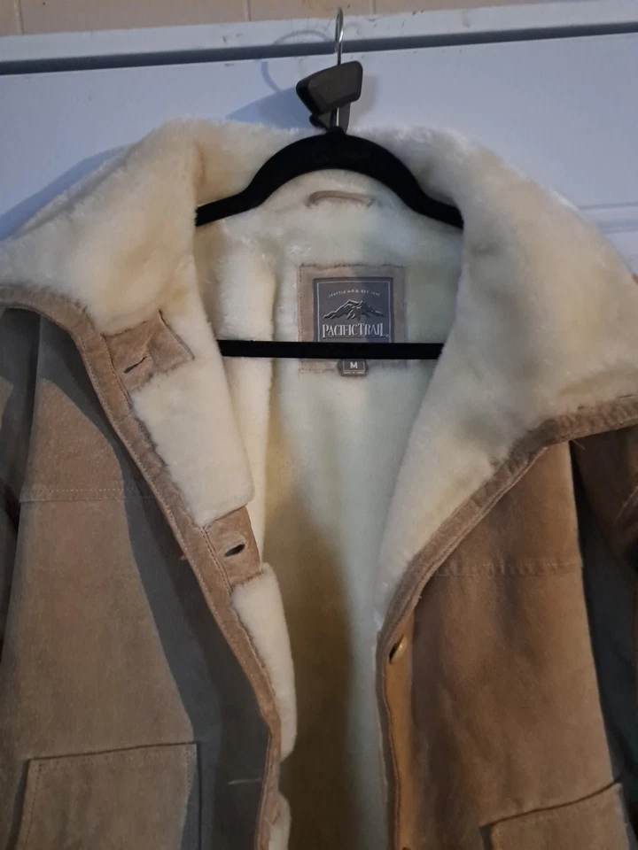 Chaqueta Bomber Pacific Trail Cuero Gamuza Natural Forrada en Piel de Oveja Mujer M Taupe Foto 3 de 4