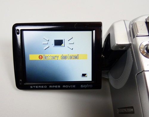 Sanyo Xacti VPC-CG6 Digital Movie Camera – 6.0MP – Boxed Complete Set - Working - Picture 5 of 17