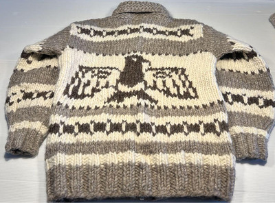 Canadian sweater wool100％ Canadian Sweater Company Hand Knit Cardigan - Dark Grey