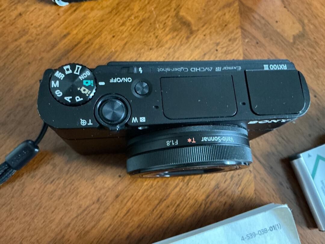 Sony DSC-RX100 III M3 20.1 MP CyberShot Digital Camera Used Sony DSC-RX100 III M3 20.1 MP CyberShot Digital Camera Used
