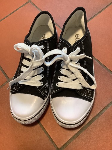 Ladies Boohoo Black & White Trainers Sneakers, Size 6. VGC - Picture 2 of 8