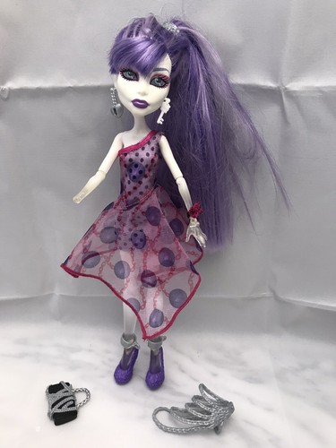 Monster High Spectra Vondergeist Dot Dead wunderschöne Puppe Outfit Handtasche - Bild 1 von 8