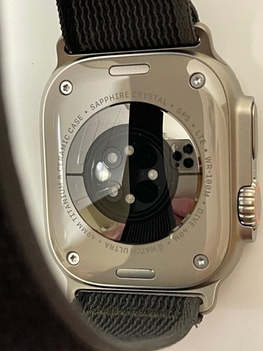Apple Watch (Ultra) 49mm Titanium (LTE) w/ Non-OEM Trail Loop Band - Good - Zdjęcie 7 z 17