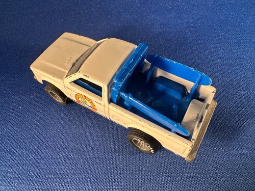 Vintage 1982 Hot Wheels White Beach Patrol Chevy S10 Pickup w/ Real Riders - Picture 3 of 5