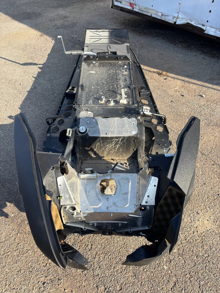 Cuadro túnel Ski-Doo Expedition 900 16 18 19 17 15 14 13 chasis XU 1200 Foto 2 de 3