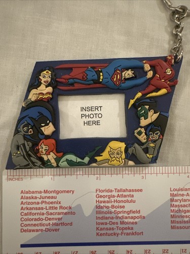 WB Store DC Superheroes Keychain - Picture 5 of 6