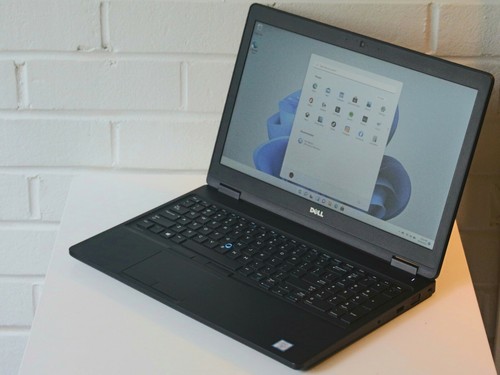 Dell Latitude Ultrabook 5580 15.6" i5-7440HQ 2.8GHz 8GB RAM 250GB SSD Windows 11 - Picture 2 of 5
