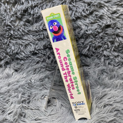 Sesame Street Celebrates Around the World VHS Tape 1997 Cartoon Show Rare SEALED - Picture 4 of 7