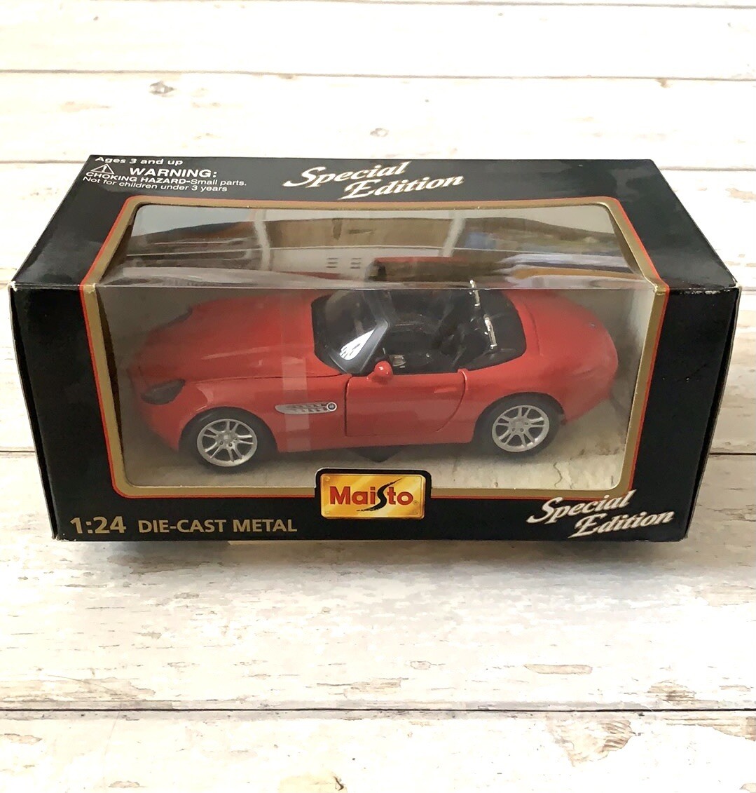 マイスト　BMW Z8 BMW Z8 Maisto Special Edition 1:24 Diecast Metal Car NEW in