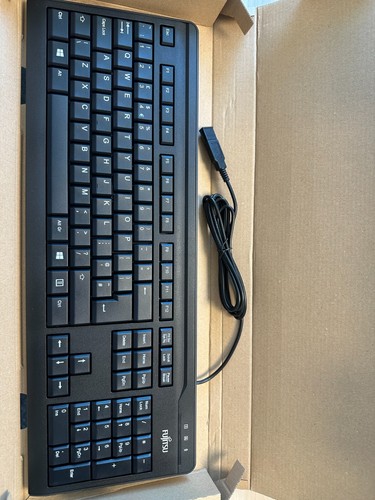 Fujitsu UK USB Wired Keyboard S26381-K511-L465 Black - Zdjęcie 2 z 3