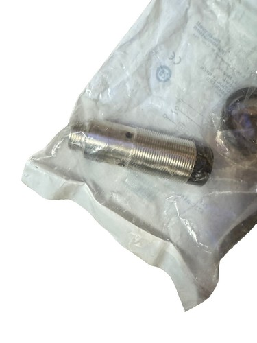 NEW 2023 ALLEN-BRADLEY 872C-A15N30-N3 INDUCTIVE PROXIMITY SENSOR N.O 15mm sealed - Picture 3 of 5