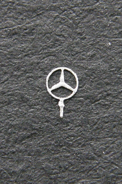 Mercedes-Benz STERN Star Logo Kühler 1 93mm silber 1:43 AutoArt PMA Norev Schuco Mercedes-Benz STERN Star Logo Kühler 1 93mm silber 1:43 AutoArt PMA Norev Schuco