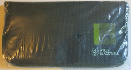 Wiley-Blackwell Zipper-Stow Reuseable Shopping Bag - Picture 3 of 4