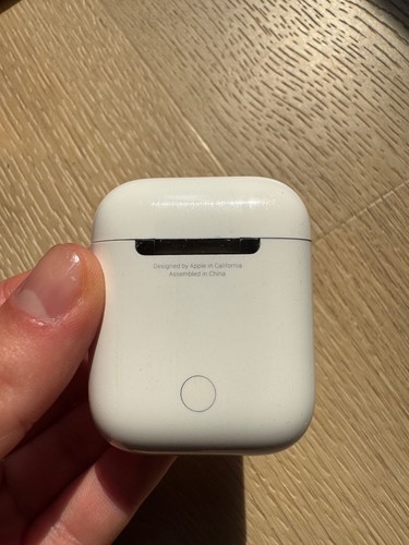 Apple AirPods 2nd Generation with Charging Case - White - Photo 3 sur 7