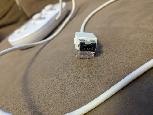 Official OEM Authentic Nintendo Wii Controller Classic White RVL-005 Works Good - Picture 5 of 6