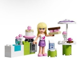 2012 Lego FRIENDS Set 3930 Stephanie's Outdoor Bakery-Complete w/manuals, no box