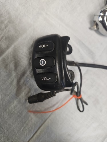 Harley Davidson Road King Classic handle bar mount Speaker set OEM Accessory  - Bild 10 von 12