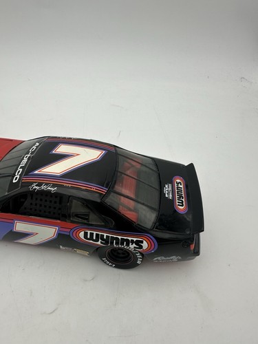 ERTL 1996 GARY ST. AMANT #7 FORD THUNDERBIRD WYNN'S NASCAR 1:18 - Picture 5 of 8