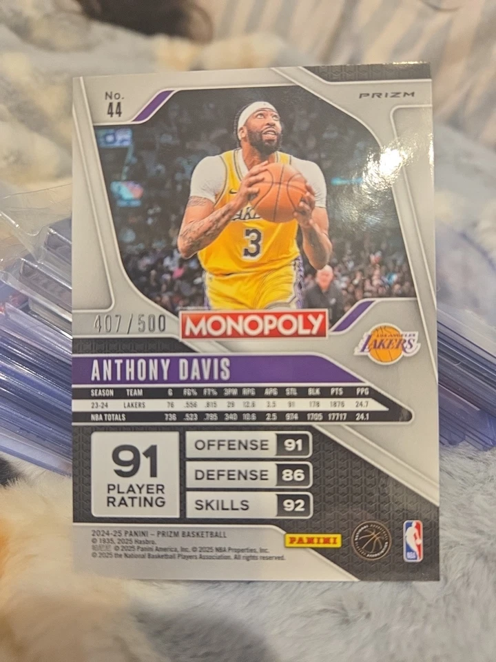 ANTHONY DAVIS 2024-25 PRIZM MONOPOLY GOLD SHIMMER MILLIONAIRE PRIZM #44/500 $25 Foto 2 de 3