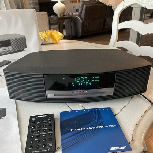 Sistema de música BOSE Wave CD Radio III 3 CD AM/FM con control remoto **Reproductor de CD salta - Imagen 2 de 9