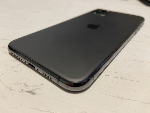 iPhone 11 Pro Max - Back Housing Replacement w/ Small Parts OEM Gray Battery 88% - Photo 3 sur 8