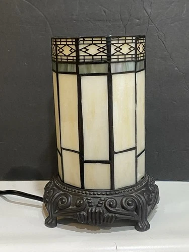 Vintage Tiffany-Style Stained Glass Table  Lamp 7 1/2”