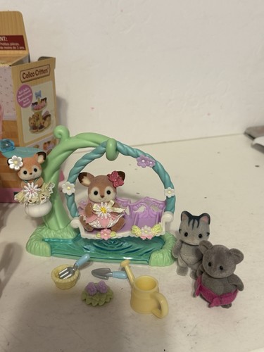 Sylvanian Families Calico Critters Lot Süßigkeiten Party Set Hirsch Wasser Schaukel Lot - Bild 5 von 9
