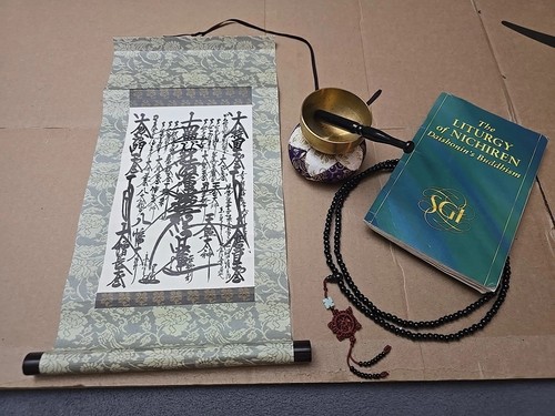 SGI Soka Gakkai Gohonzon Buddhism Scroll KAKEJIKU w/Bell, Beads Nice Starter! Ex