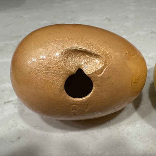 2 huevos de Pascua de cerámica pintados a mano vintage con flores de conejo corazón 1981 - Imagen 7 de 12