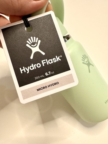 Hydro Flask 6,7 Unzen Micro Mini Wasserflasche, Aloe Farbe - Bild 5 von 8