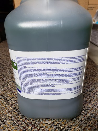 Diversey Triad III Cleaner 5 Liters / 1.32 Gal RTD SKU: 3143429 - Picture 3 of 8