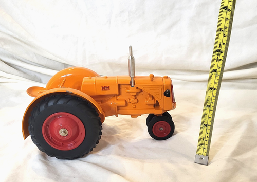 SpecCast Minneapolis-Moline UTS Narrow-Front 1/16 Scale Model Tractor - Picture 20 of 22
