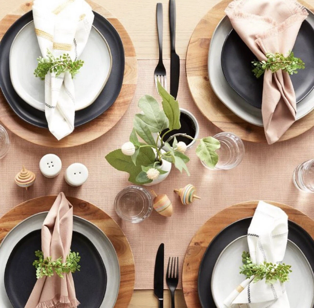 Hearth and hand salad clearance plates