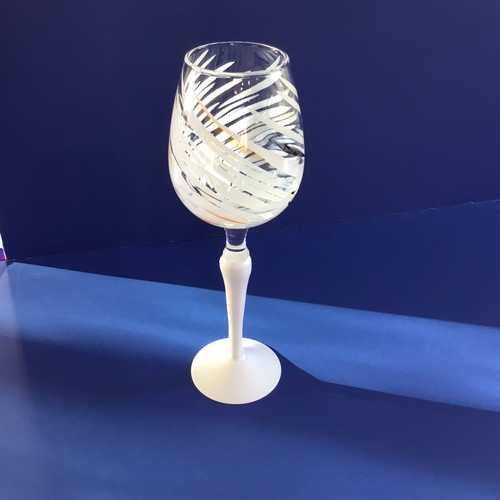ITALIAN ART GLASS WHITE STEM W/ SWIRL WHITE, CARMEL/AMBER, BLACK GLAZE ON GOBLET - Picture 10 of 12