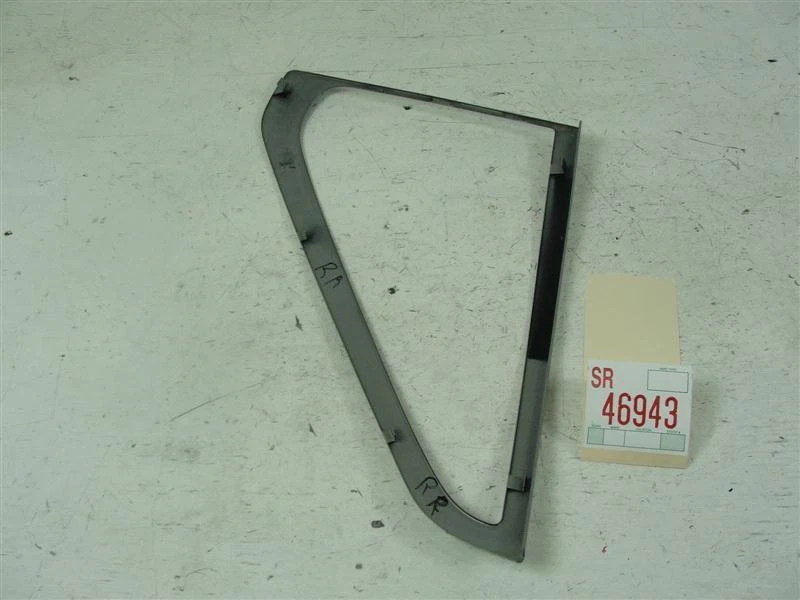 Volvo S70 1998-2000 pasajero derecho cuarto trasero cristal exterior revelar moldura Foto 3 de 4