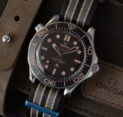 BazbeeStoop #007「Planet Da Htick」 Omega Seamaster 42mm Titanium 007 No Time To Die 210.92