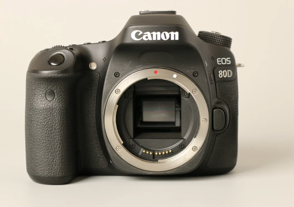 Canon EOS 80D 24.2MP DSLR Camera Body Near Mint Condition from Japan - Image 4 of 4